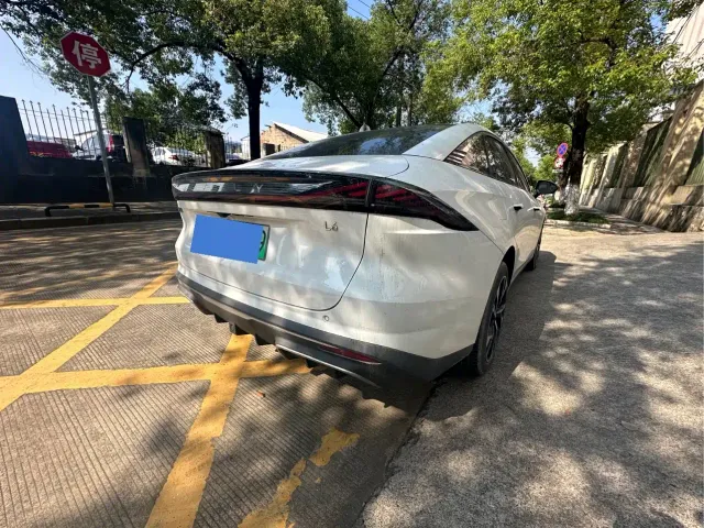Geely Galaxy L6 — Фото автомобиля 5