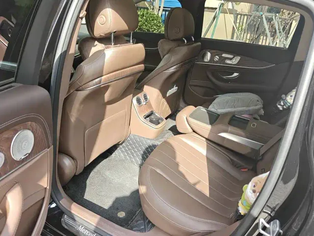Mercedes-Benz E-Class — Фото автомобиля 11