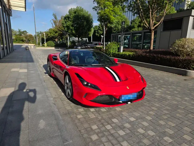 Ferrari F8 — Фото автомобиля 2