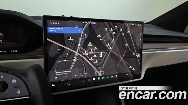 Tesla Model X — Фото автомобиля 19