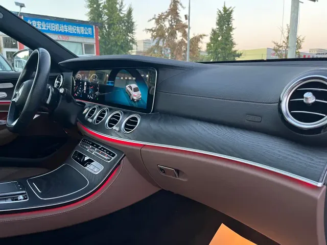 Mercedes-Benz E-Class — Фото автомобиля 21
