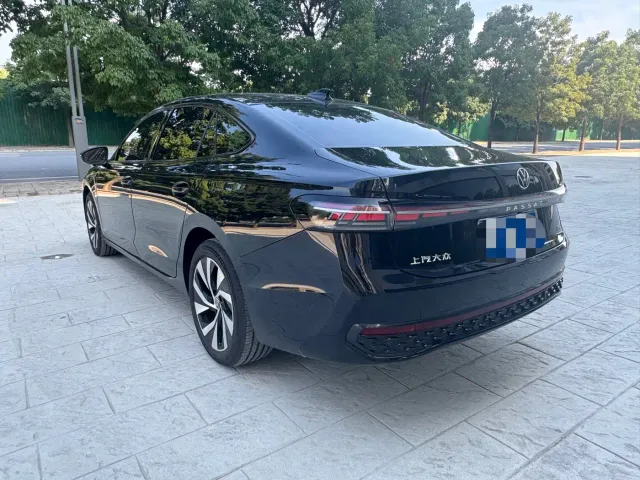 Volkswagen Passat — Фото автомобиля 7