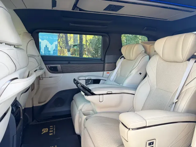 Toyota Alphard — Фото автомобиля 7