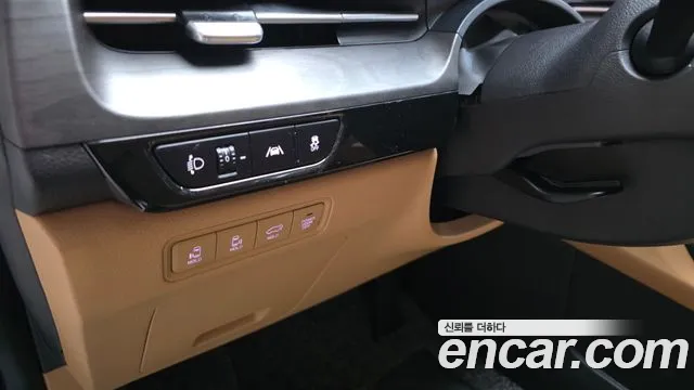 Kia Carnival Generation 4 — Фото автомобиля 14