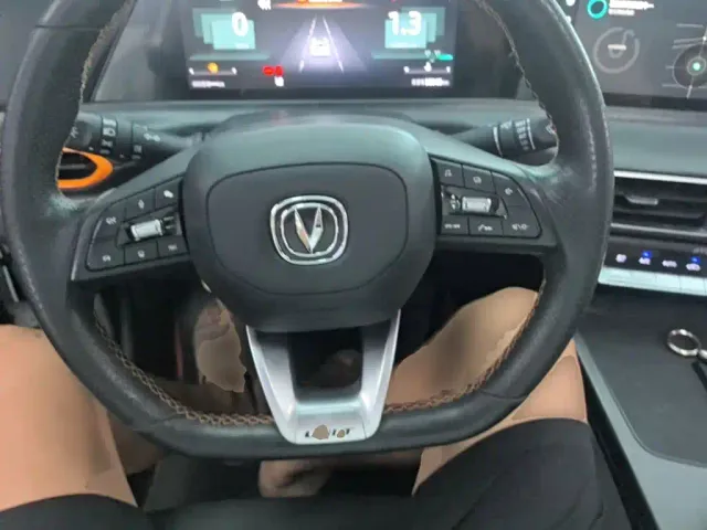 Changan UNI-T — Фото автомобиля 10