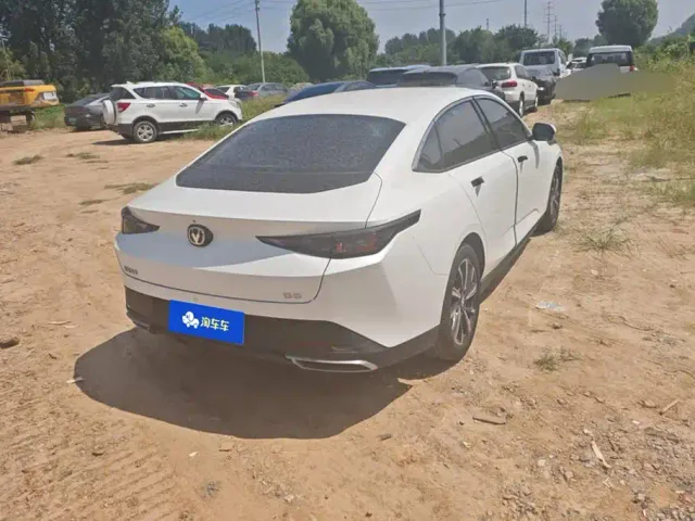Changan Eado — Фото автомобиля 3