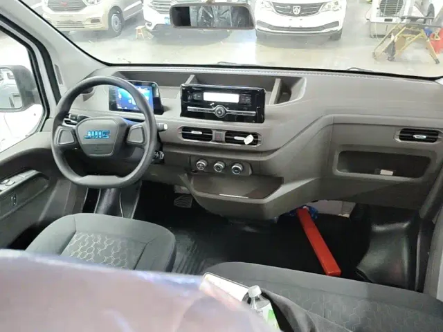 JMC E-Fushun — Фото автомобиля 9