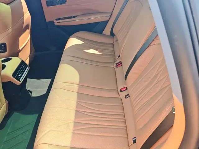 Geely Galaxy Xingyao 8 — Фото автомобиля 16