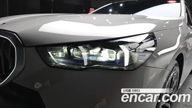 BMW 5-Series — Фото автомобиля 16