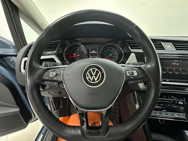 Volkswagen Touran — Фото автомобиля 14