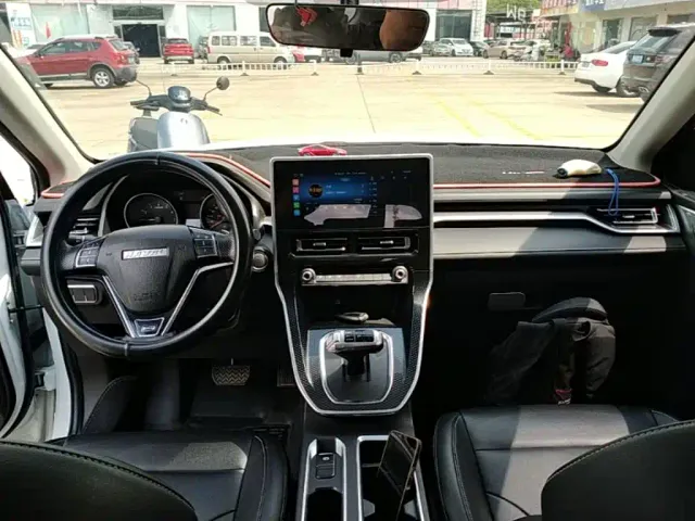 Haval M6 — Фото автомобиля 9
