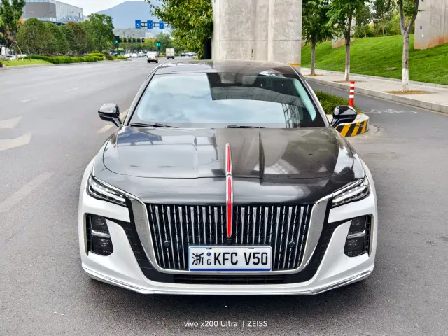 Hongqi H5 — Фото автомобиля 2