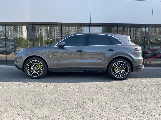 Porsche Cayenne — Фото автомобиля 9