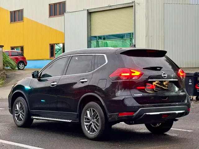Nissan X-Trail — Фото автомобиля 7