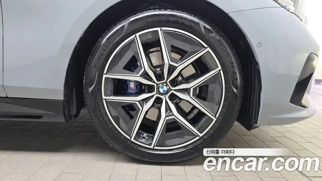 BMW 5 Series G60 — Фото автомобиля 6