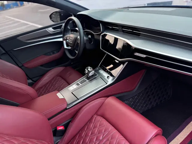 Audi A7L — Фото автомобиля 10