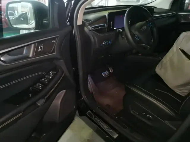 Ford Edge — Фото автомобиля 15