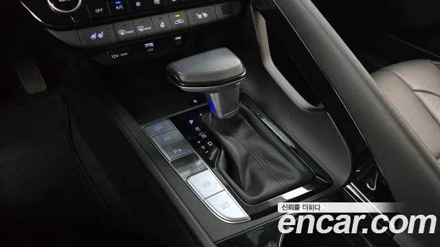 Hyundai Avante CN7 — Фото автомобиля 12
