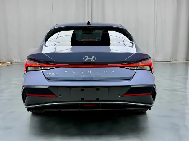 Hyundai Elantra — Фото автомобиля 14