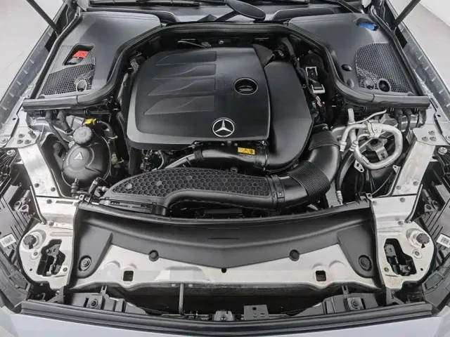 Mercedes-Benz E-Class — Фото автомобиля 6