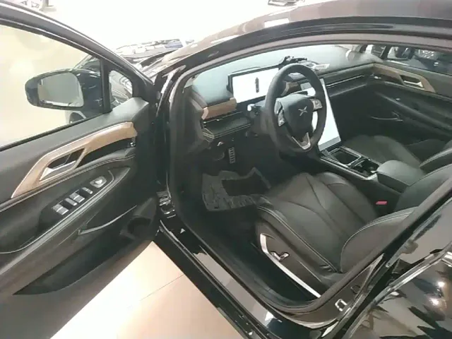 Xpeng P5 — Фото автомобиля 15