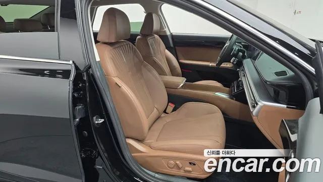 Hyundai Grandeur GN7 — Фото автомобиля 16