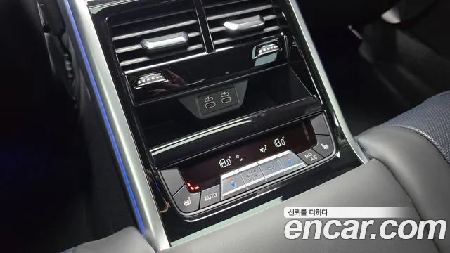 BMW 8 Series G15 — Фото автомобиля 27