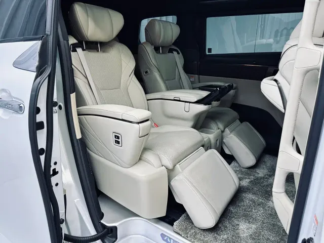 Toyota Alphard — Фото автомобиля 16