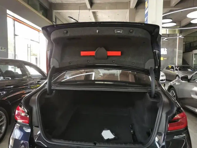 BMW 5 Series — Фото автомобиля 18