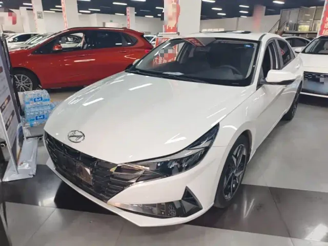 Фотография автомобиля — Hyundai Elantra
