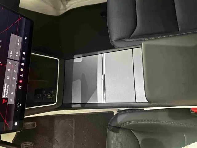 Tesla Model Y — Фото автомобиля 9