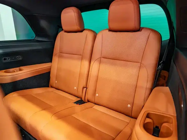Li Auto L9 — Фото автомобиля 10