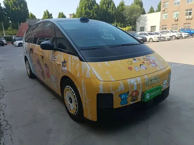 Li Auto MEGA — Фото автомобиля 3