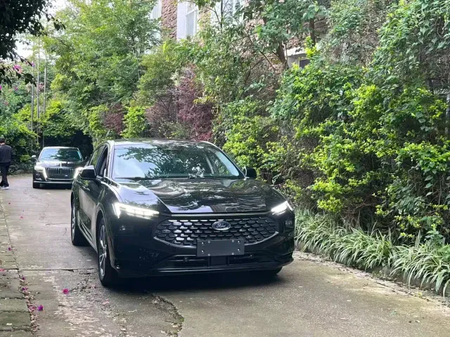 Ford Mondeo — Фото автомобиля 3