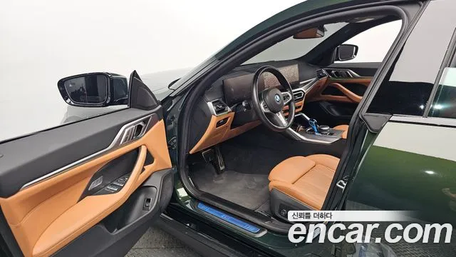 BMW i4 — Фото автомобиля 2