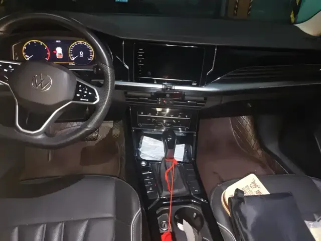Volkswagen Passat — Фото автомобиля 12