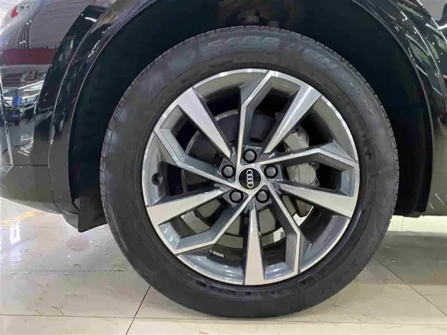 Audi Q5L — Фото автомобиля 5