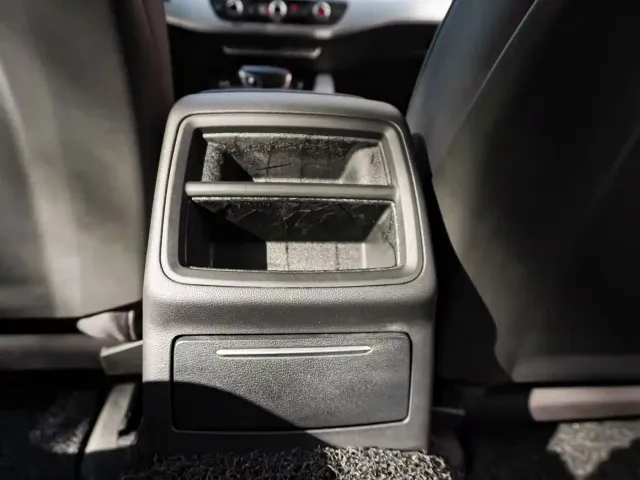 Audi A4L — Фото автомобиля 16