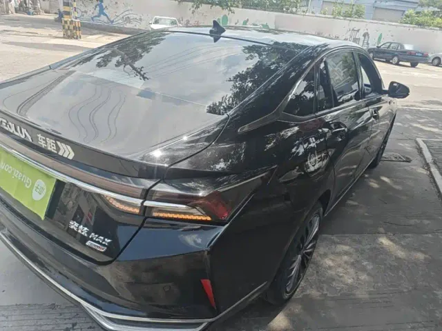 Dongfeng Yixuan MAX — Фото автомобиля 6