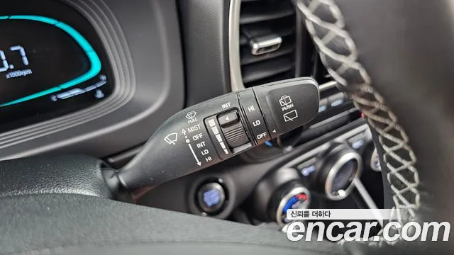 Hyundai Venue — Фото автомобиля 27
