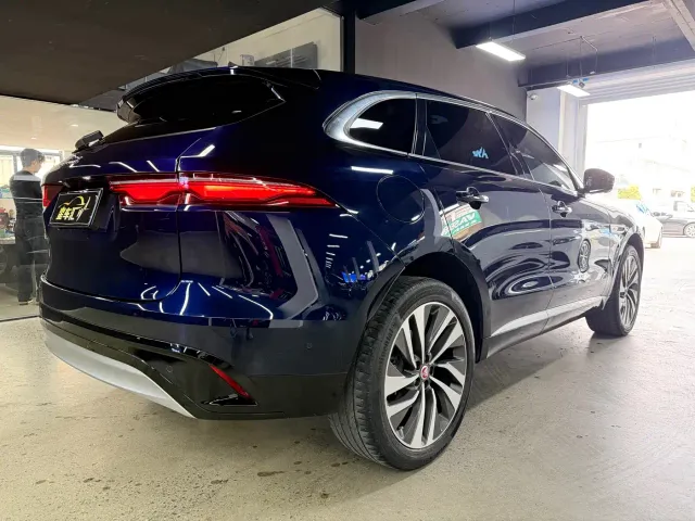 Jaguar F-Pace — Фото автомобиля 13
