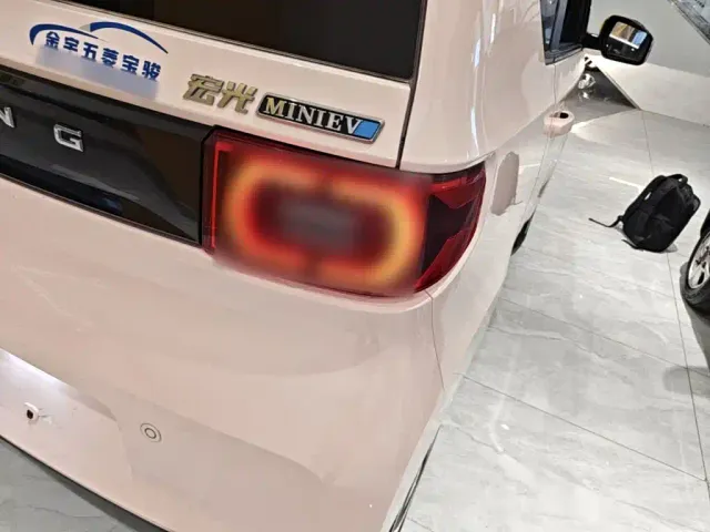 Wuling Hongguang Mini EV — Фото автомобиля 7