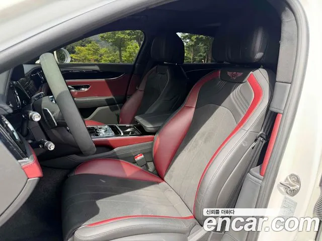 Bentley Flying Spur — Фото автомобиля 10