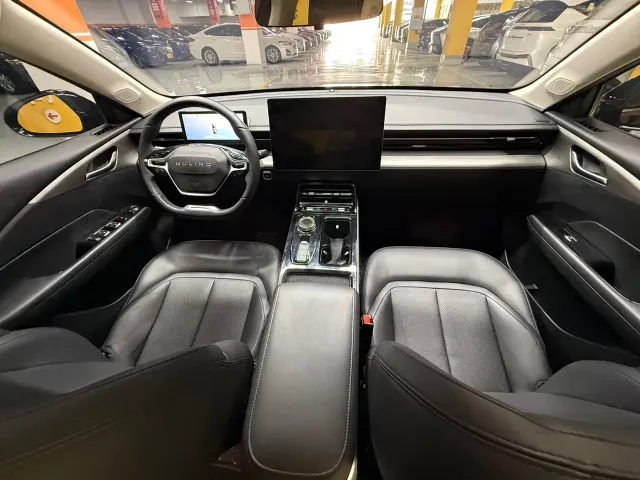 Wuling Starlight — Фото автомобиля 19