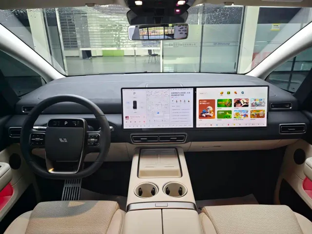 Li Auto MEGA — Фото автомобиля 15