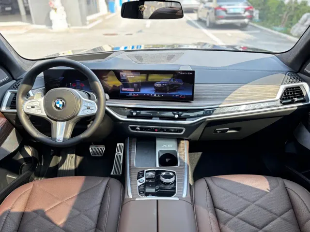 BMW X5 — Фото автомобиля 9