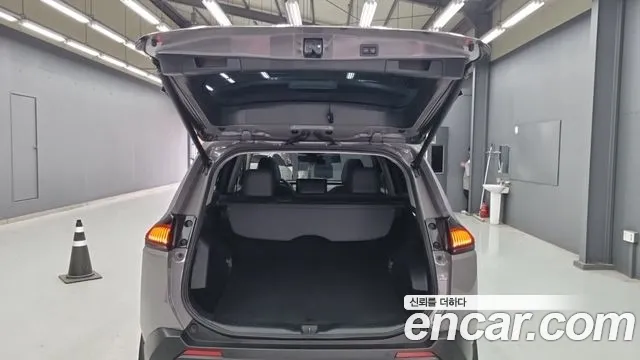 Toyota RAV4 — Фото автомобиля 17