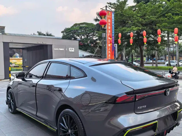 Changan Changan UNI-V 2022 1.5T Sport Edition — Фото автомобиля 9