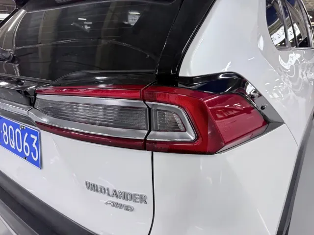 Toyota Wildlander — Фото автомобиля 14