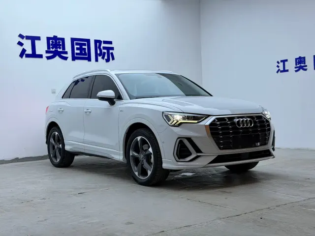 Audi Q3 — Фото автомобиля 3